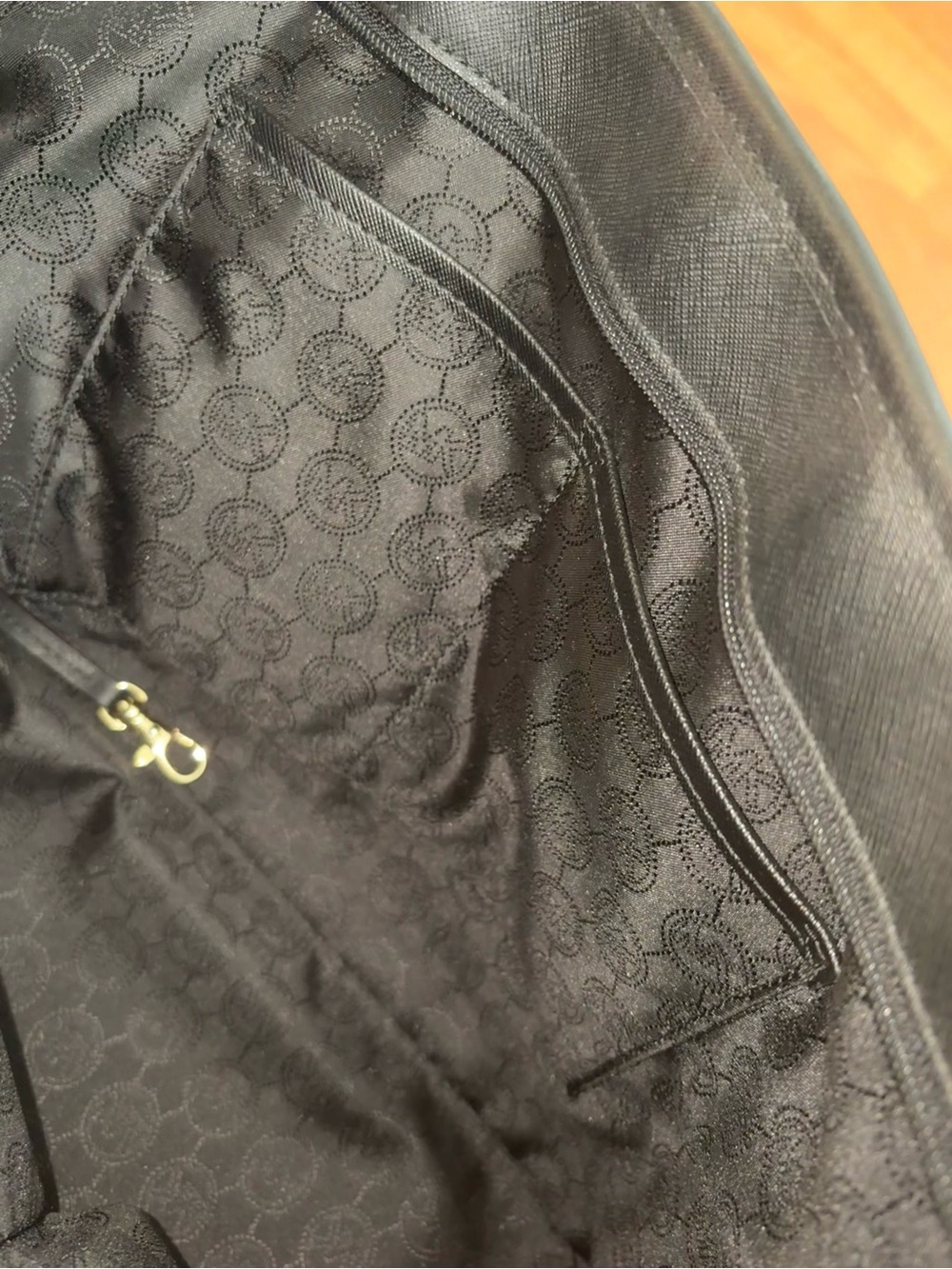 Micheal Kors handbag - Picture 6 of 6